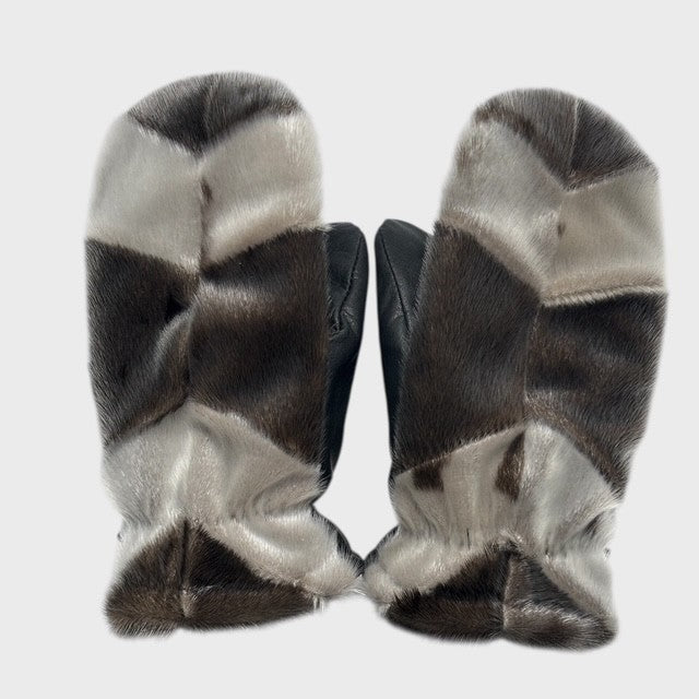Outdoor Seal Mitts with Milkweed Insulation