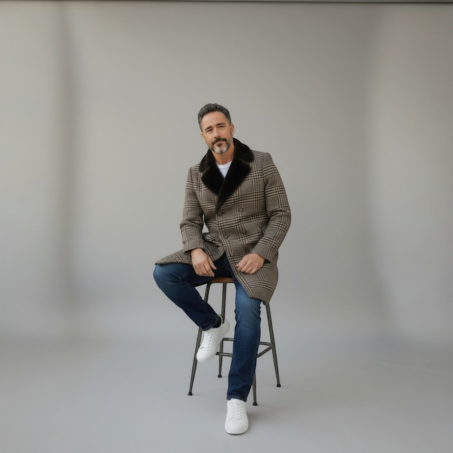 Cashmere & Wool Men's Double Breasted Coat - Mink Collar